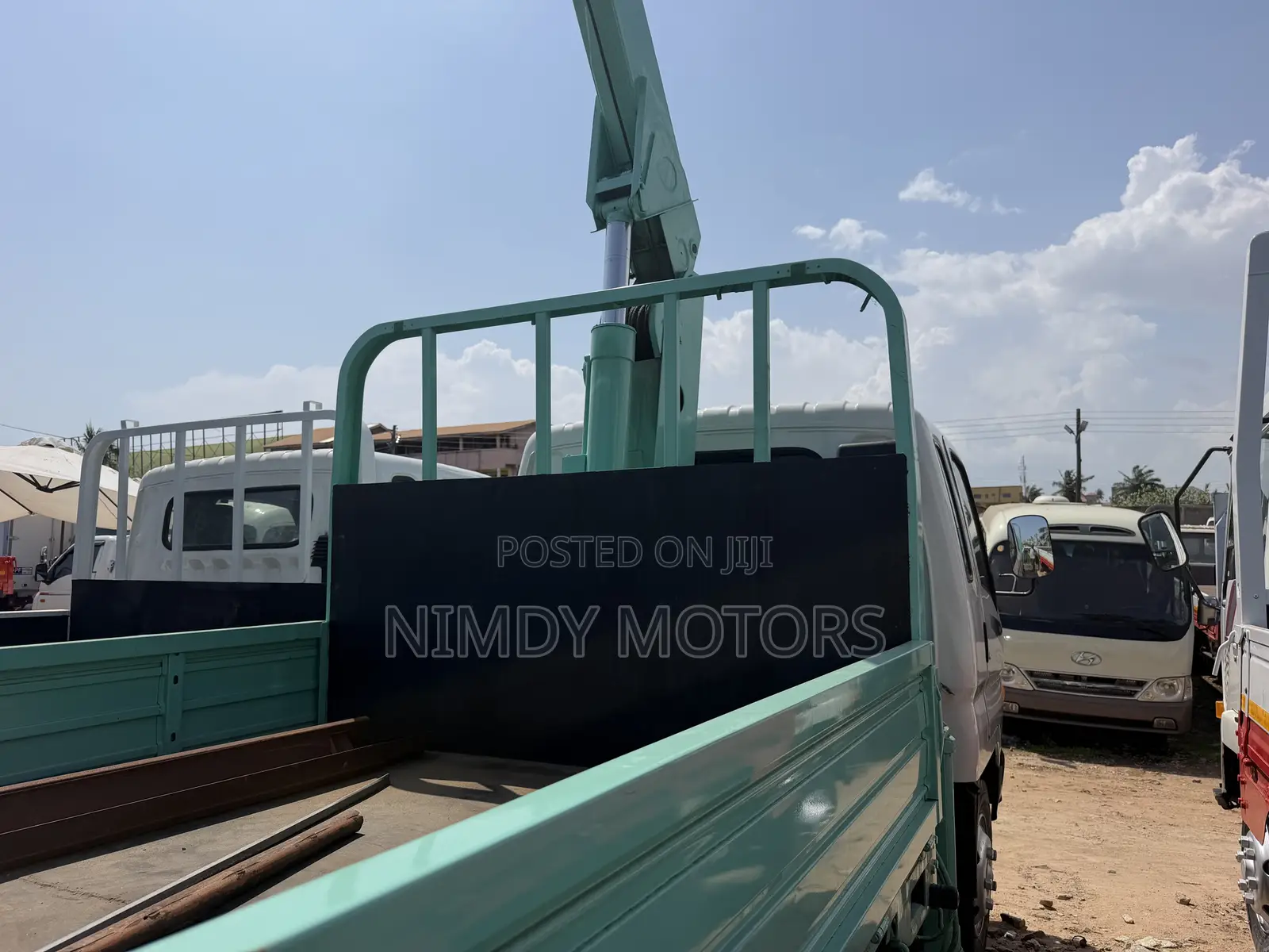 Hyundai Mighty 1 Crane
