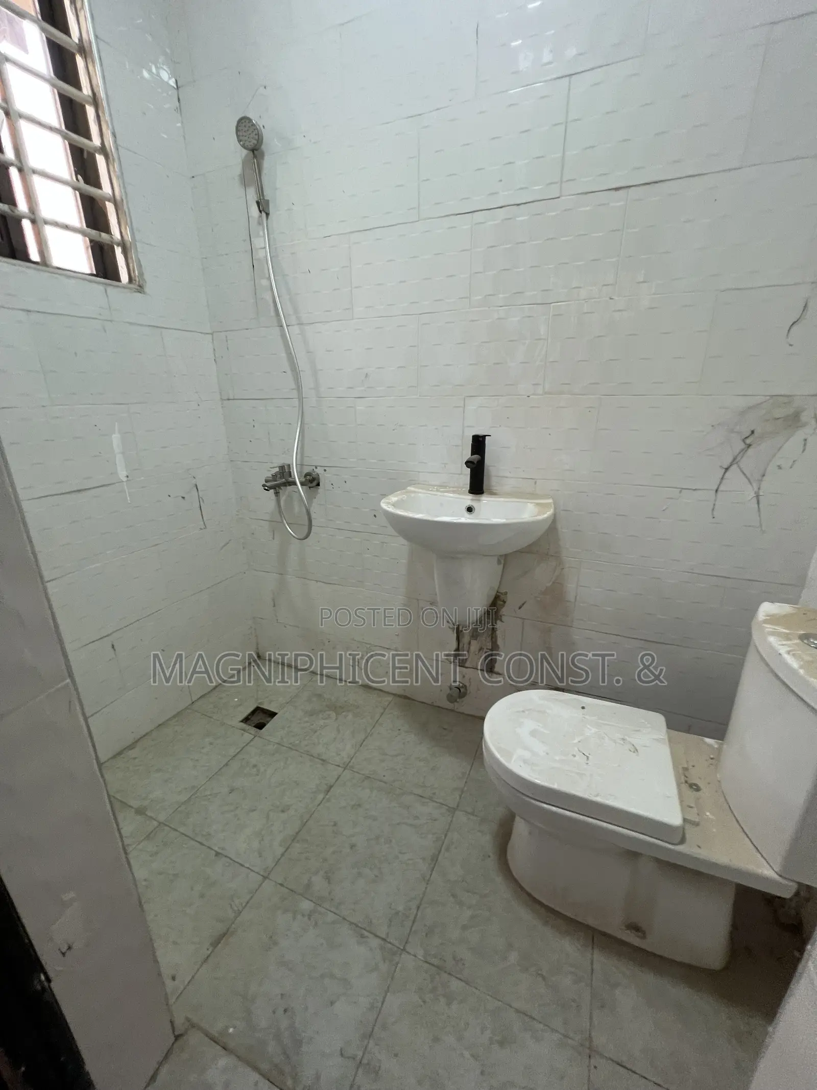 3bdrm Apartment in Lakeside, Ashaley Botwe for rent