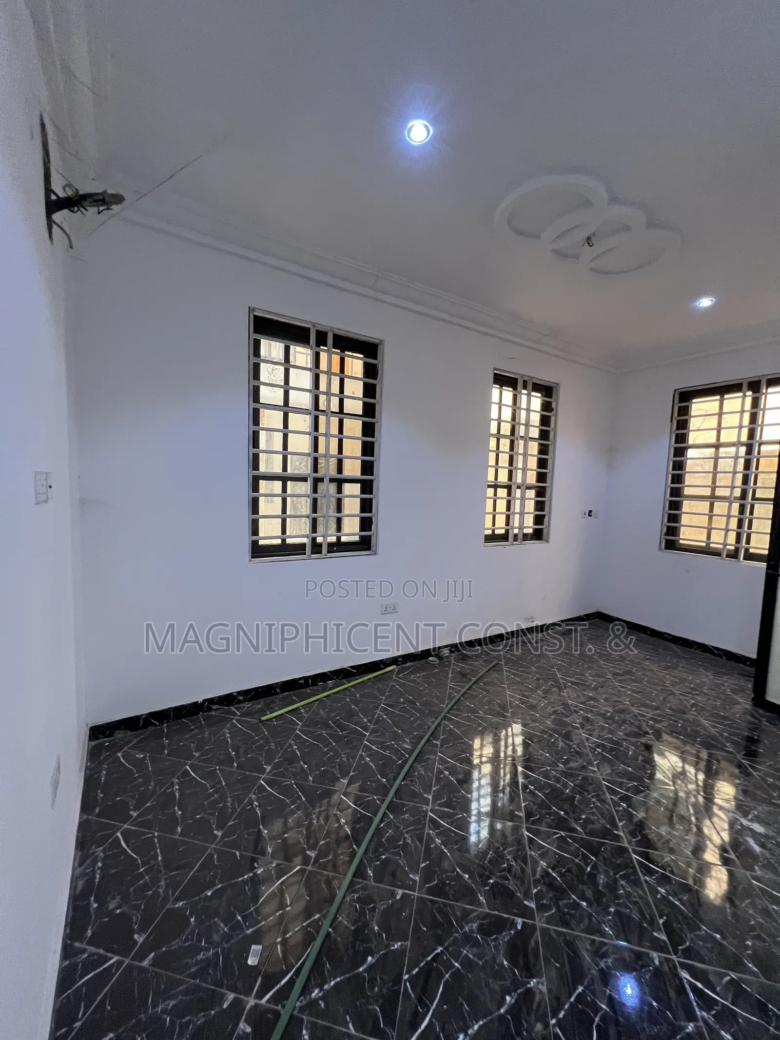3bdrm Apartment in Lakeside, Ashaley Botwe for rent