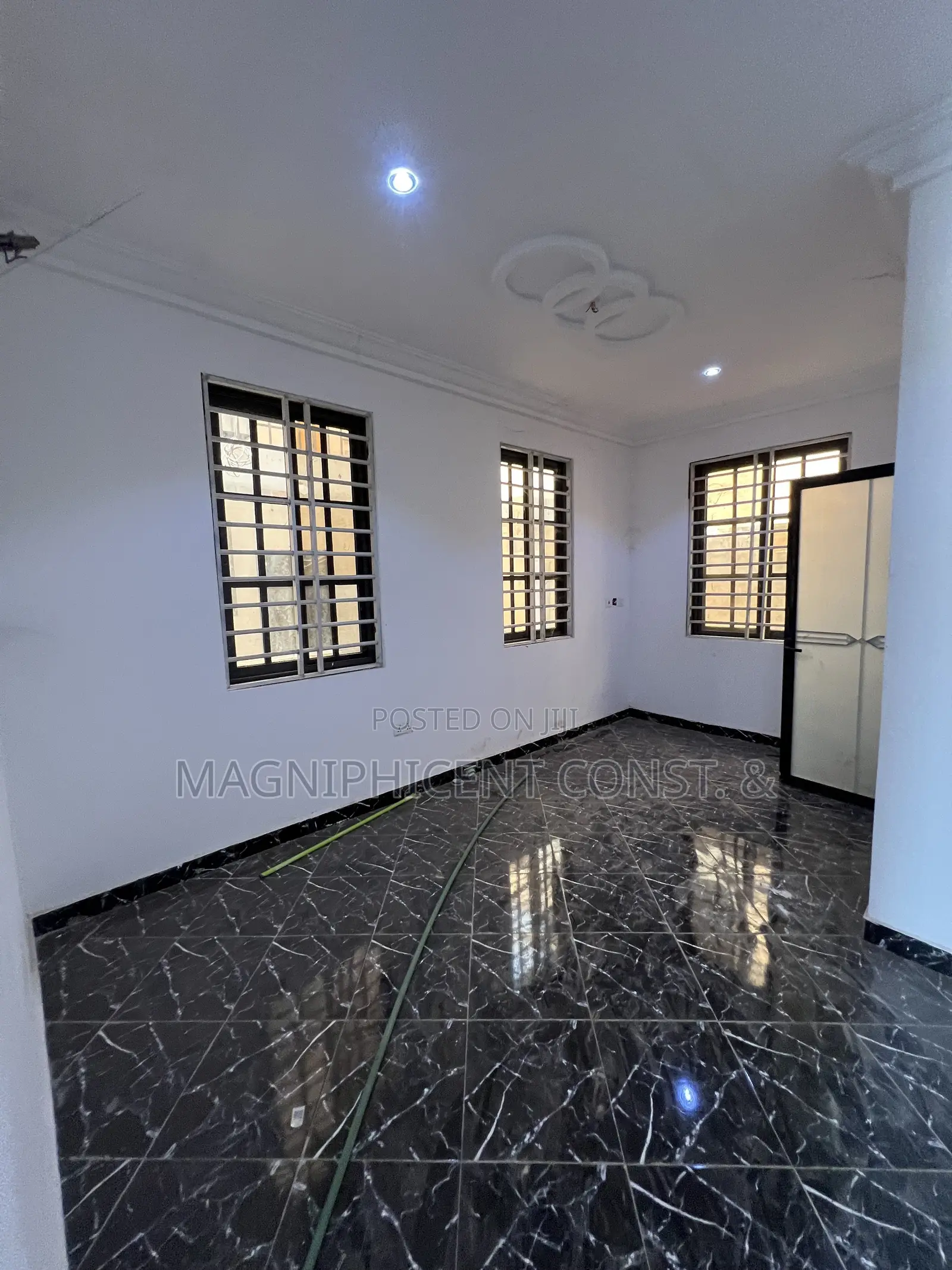 3bdrm Apartment in Lakeside, Ashaley Botwe for rent