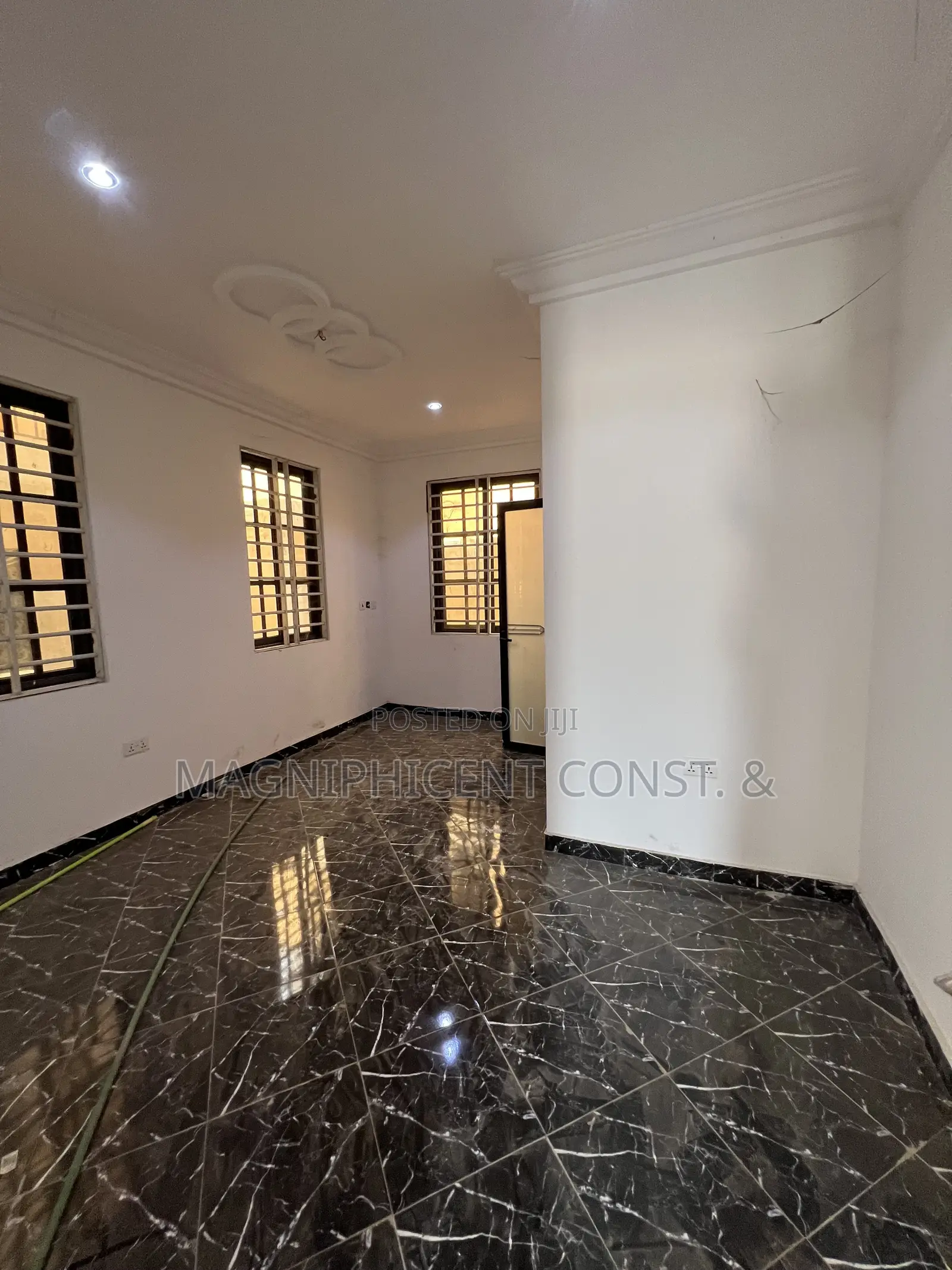 3bdrm Apartment in Lakeside, Ashaley Botwe for rent