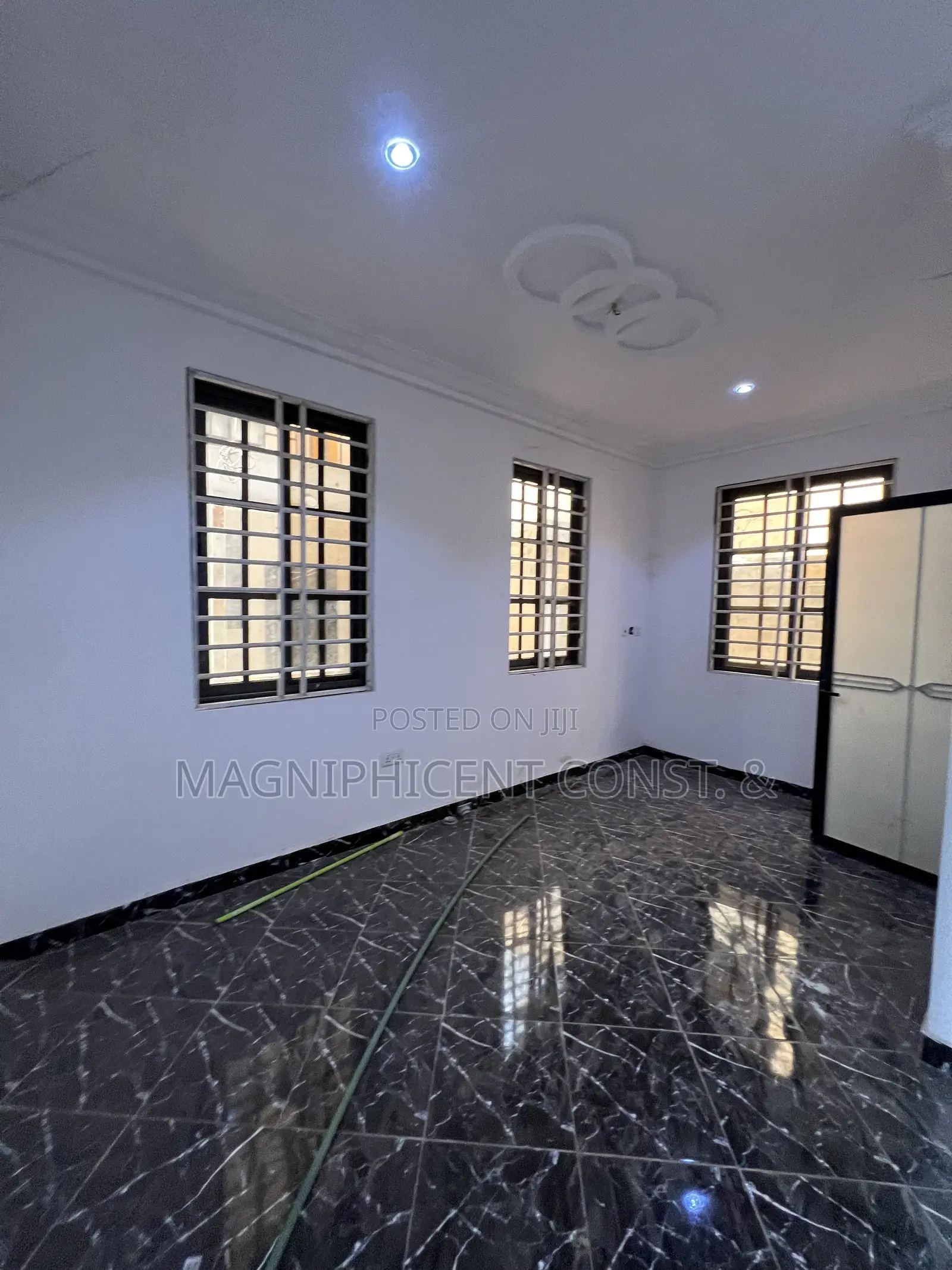 3bdrm Apartment in Lakeside, Ashaley Botwe for rent
