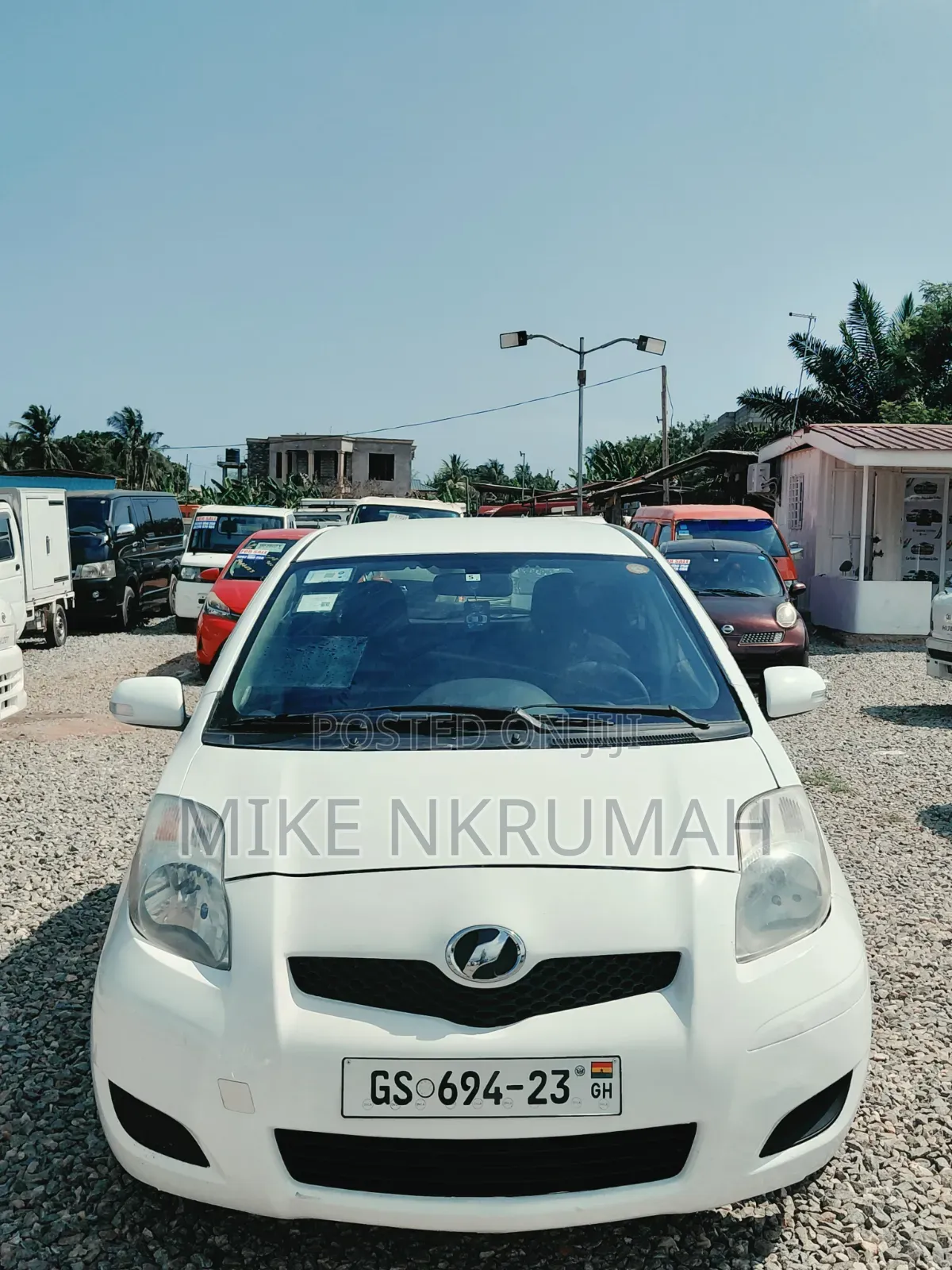 Toyota Vitz 2010 White