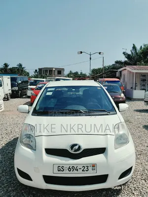 Toyota Vitz 2010 White