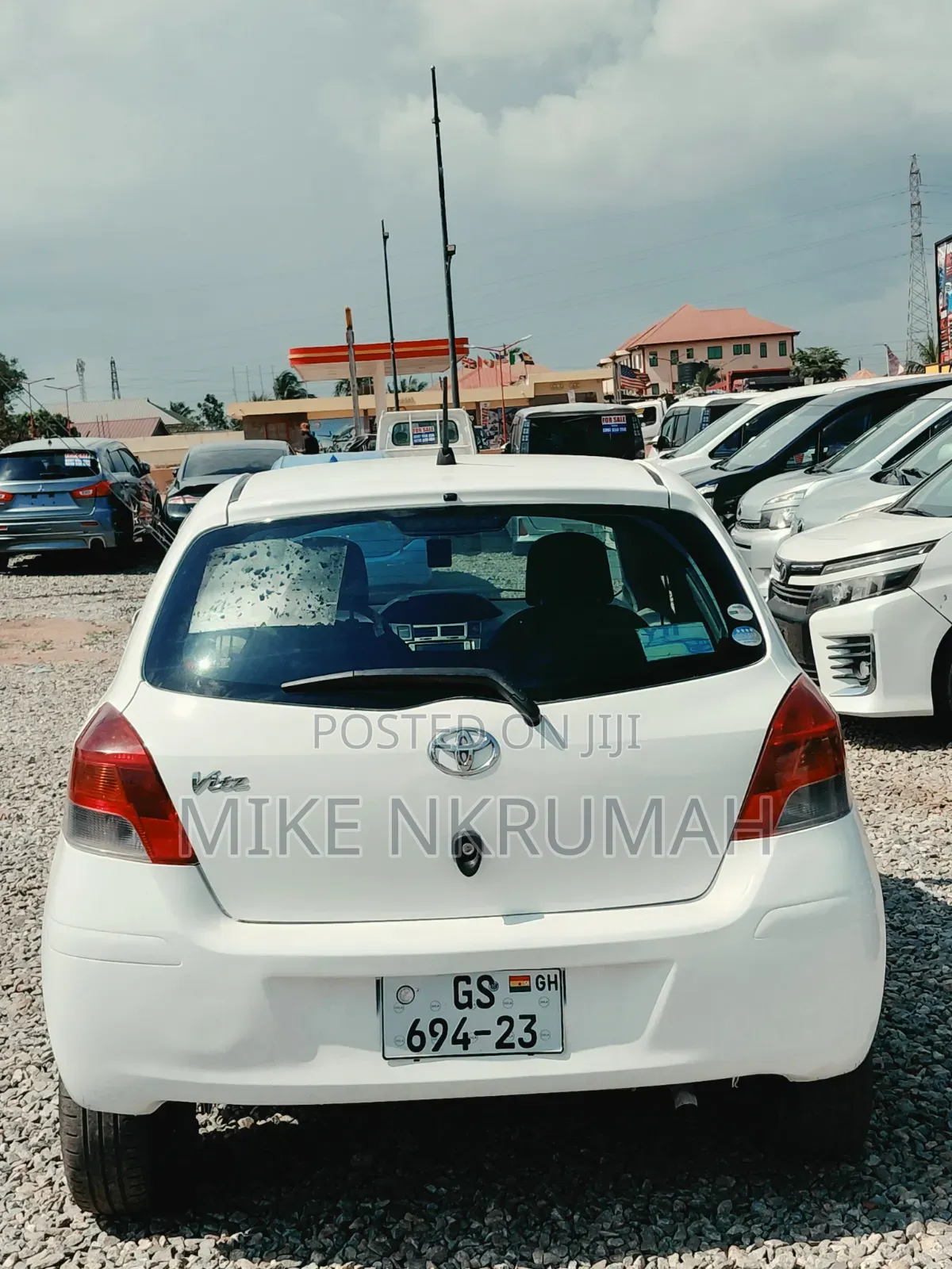 Toyota Vitz 2010 White