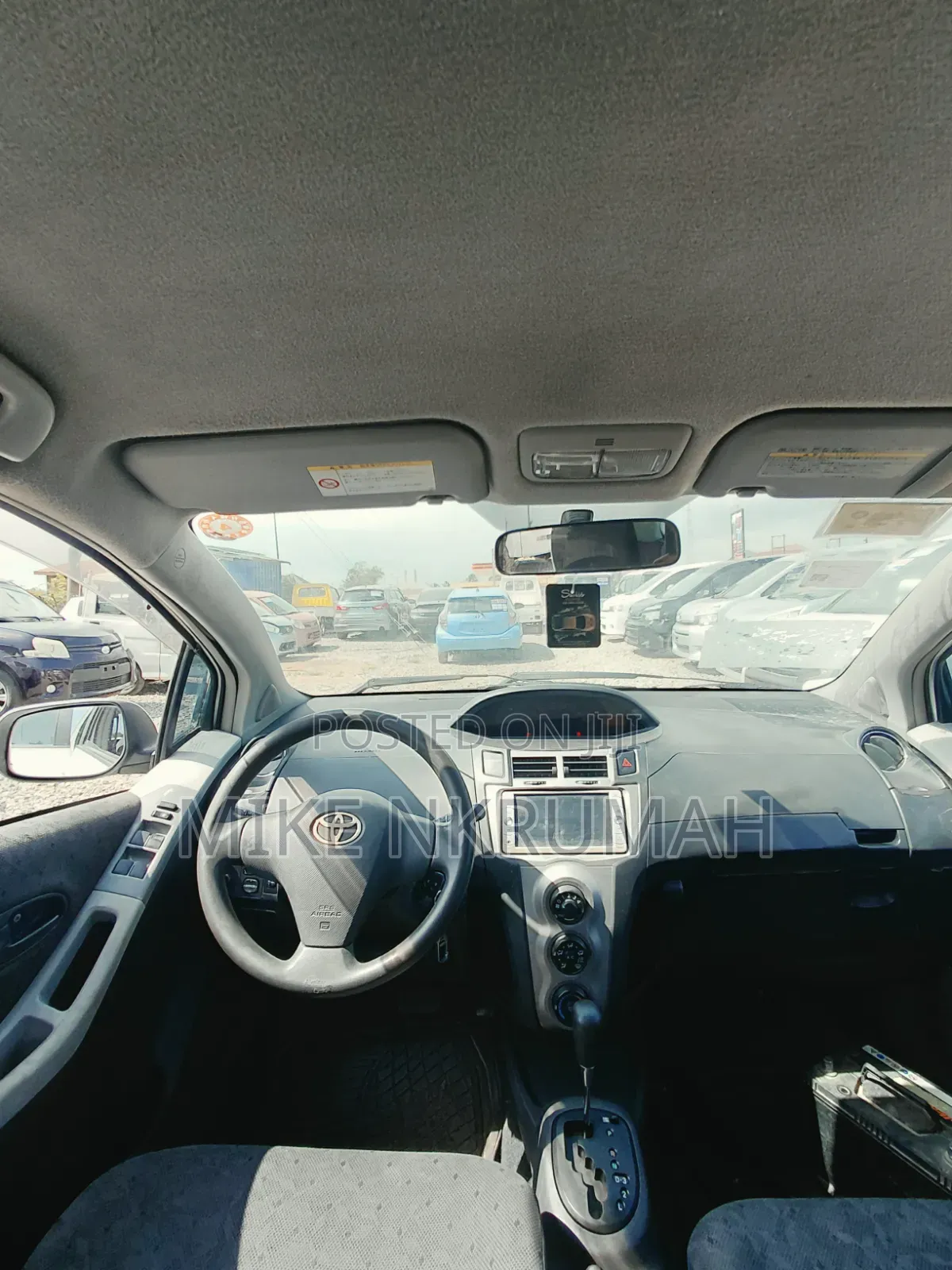 Toyota Vitz 2010 White