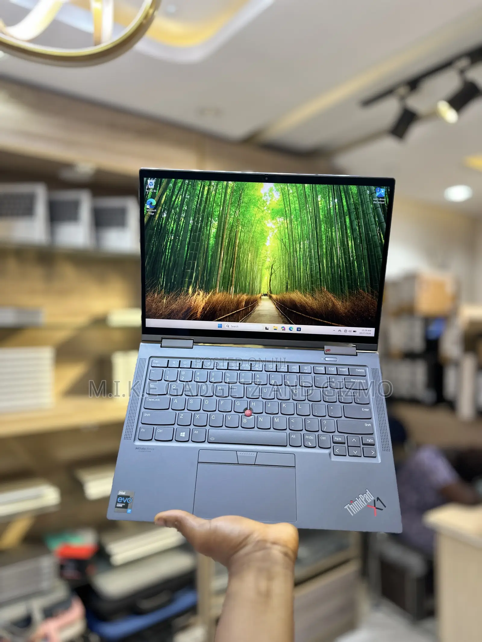 Laptop Lenovo ThinkPad X1 Yoga Gen 8 16GB Intel Core i7 SSD 512GB