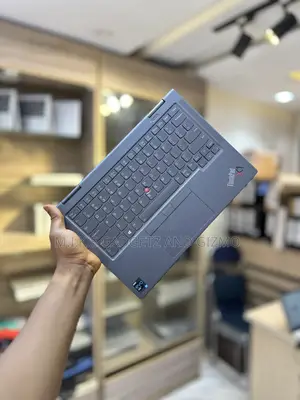 Laptop Lenovo ThinkPad X1 Yoga Gen 8 16GB Intel Core i7 SSD 512GB