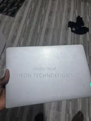 Laptop Lenovo IdeaPad 1 4GB Intel Celeron HDD+SSD 140GB