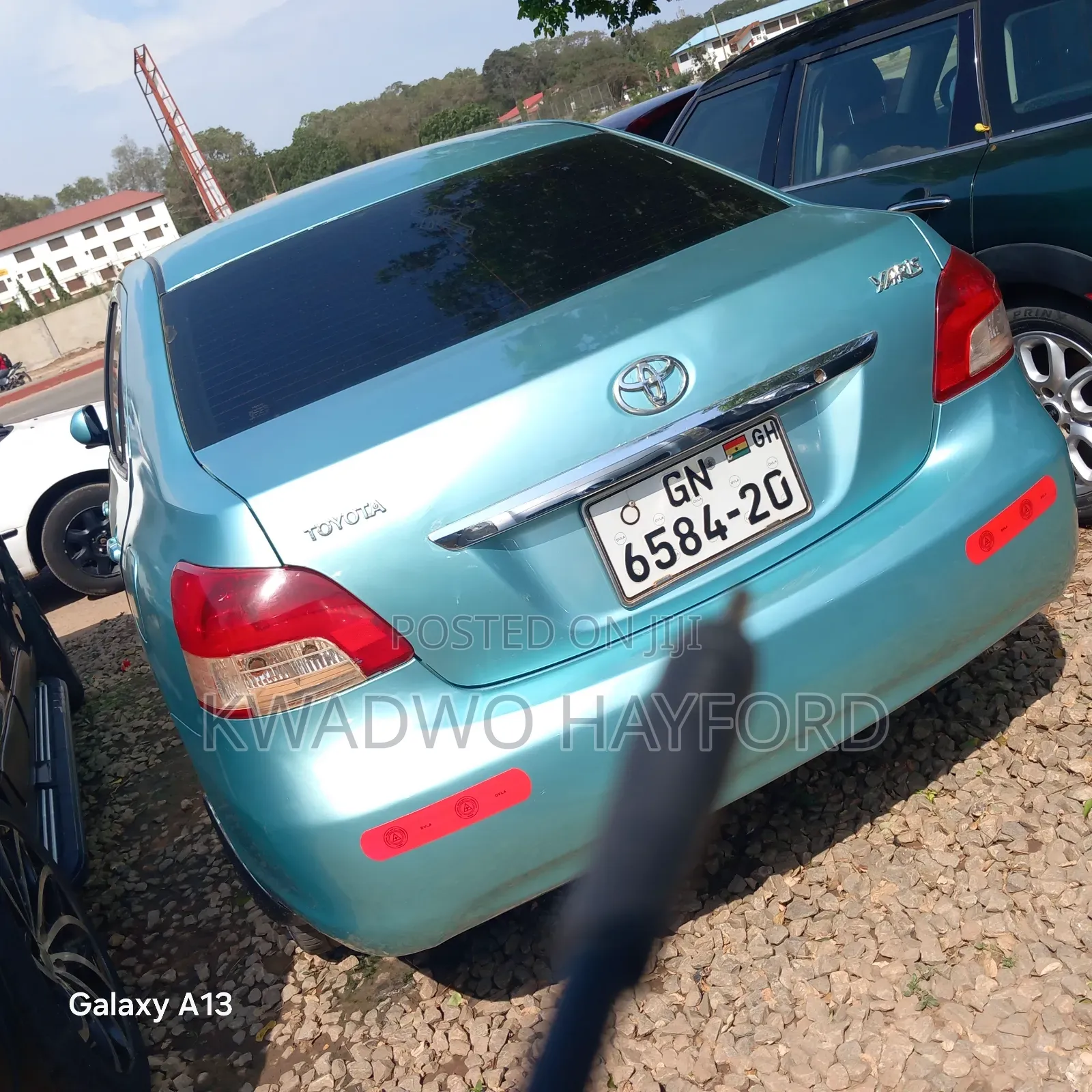 Toyota Yaris Base Sedan 4dr 2010 Green