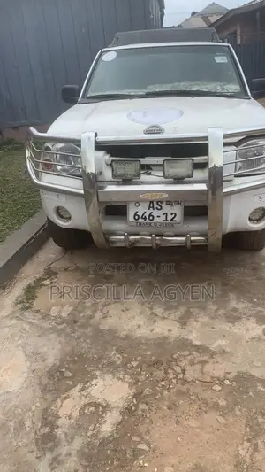 Nissan Frontier LE V6 Crew Cab 2004 White