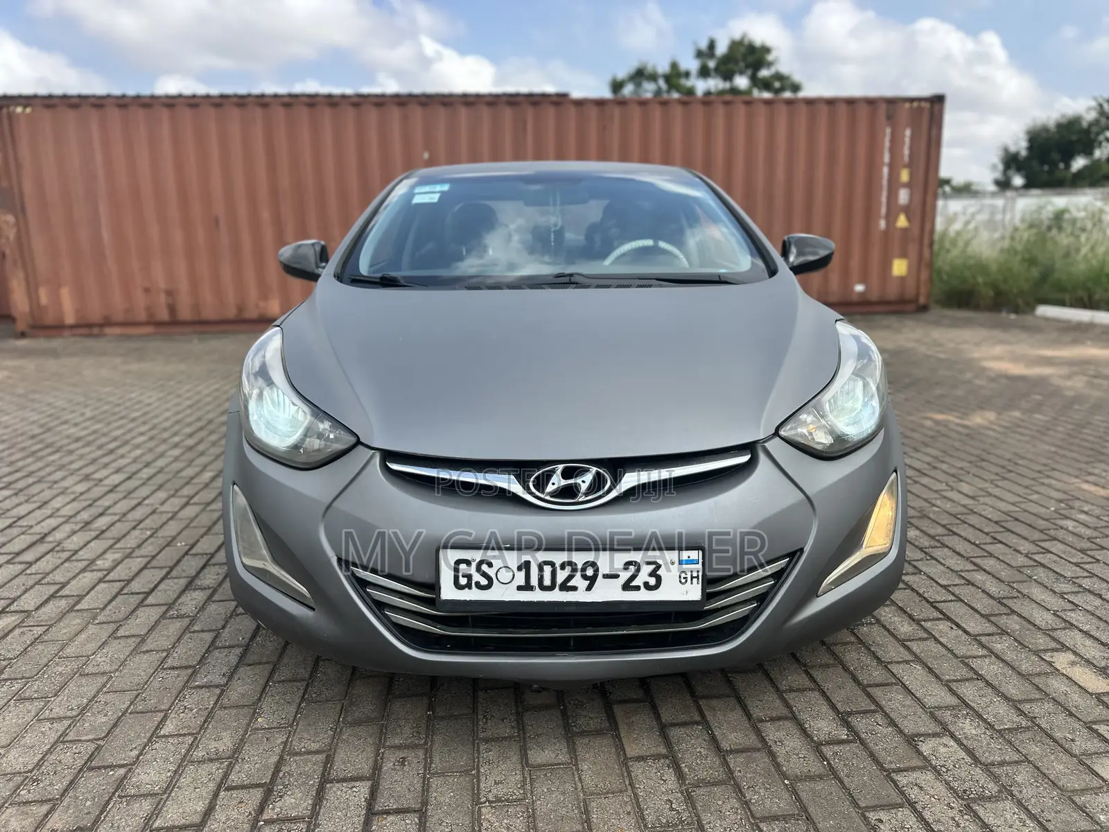 Hyundai Elantra Limited Sedan FWD (1.8L 4cyl 6A) 2013 Gray