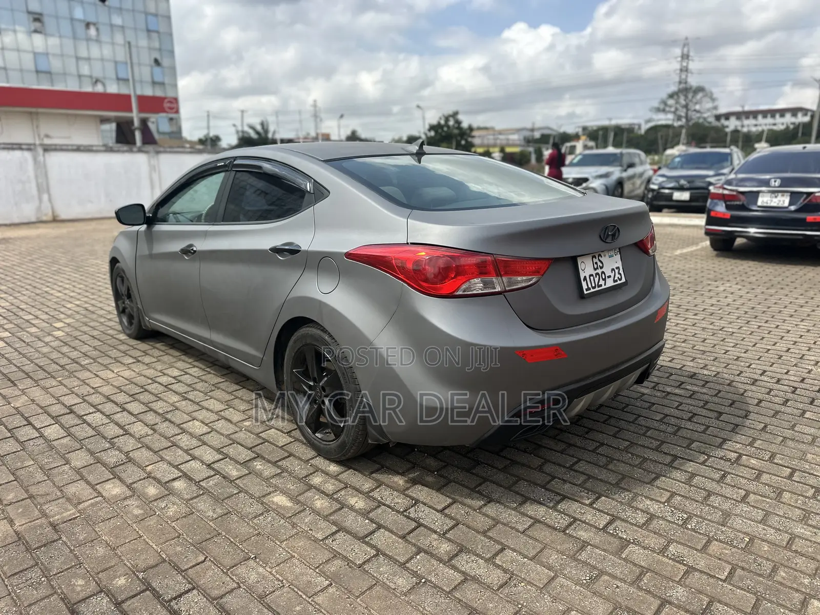 Hyundai Elantra Limited Sedan FWD (1.8L 4cyl 6A) 2013 Gray