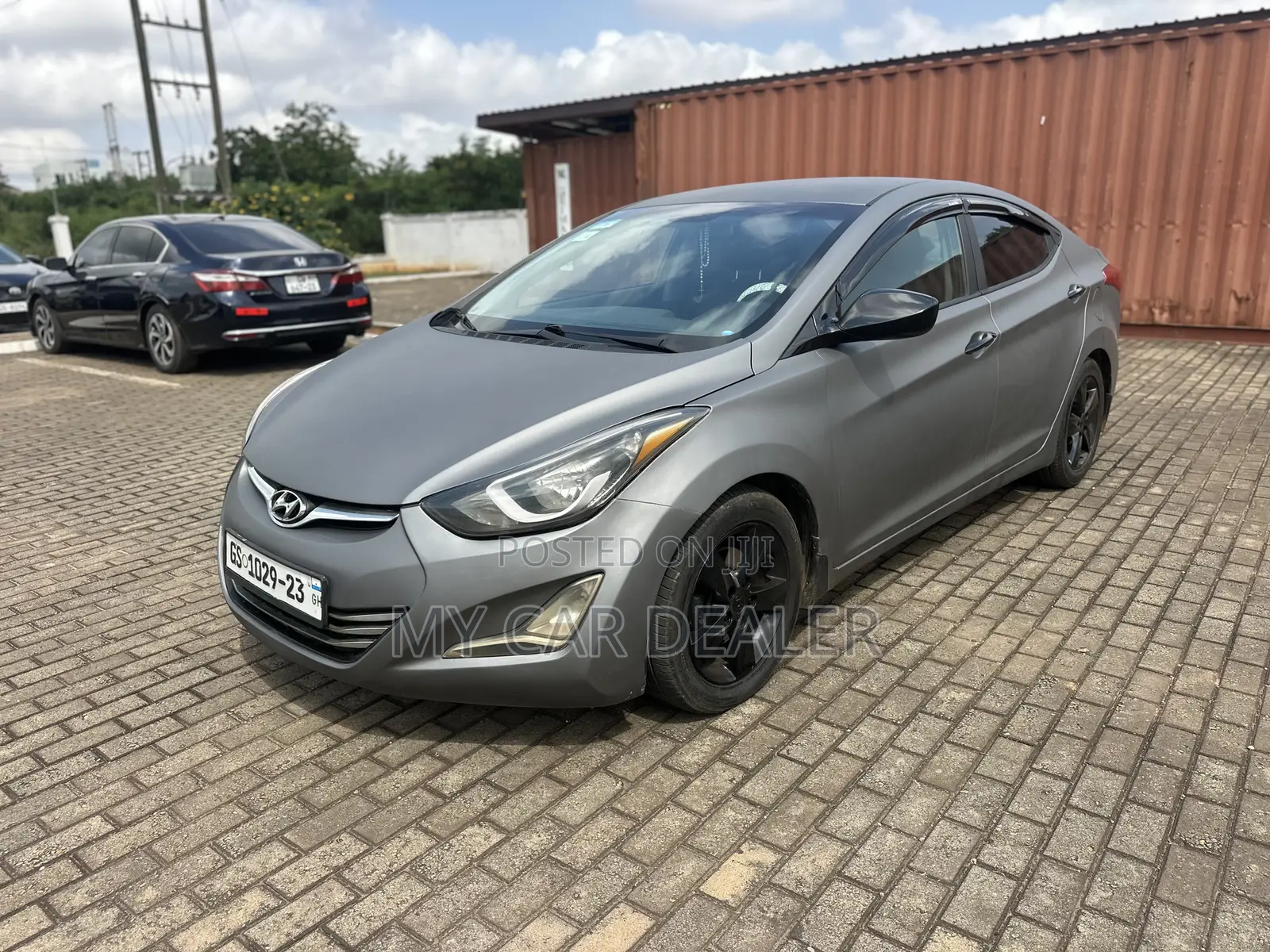 Hyundai Elantra Limited Sedan FWD (1.8L 4cyl 6A) 2013 Gray