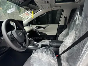 Toyota RAV4 2025 White