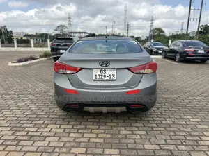 Hyundai Elantra Limited Sedan FWD (1.8L 4cyl 6A) 2013 Gray