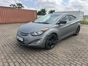 Hyundai Elantra Limited Sedan FWD (1.8L 4cyl 6A) 2013 Gray