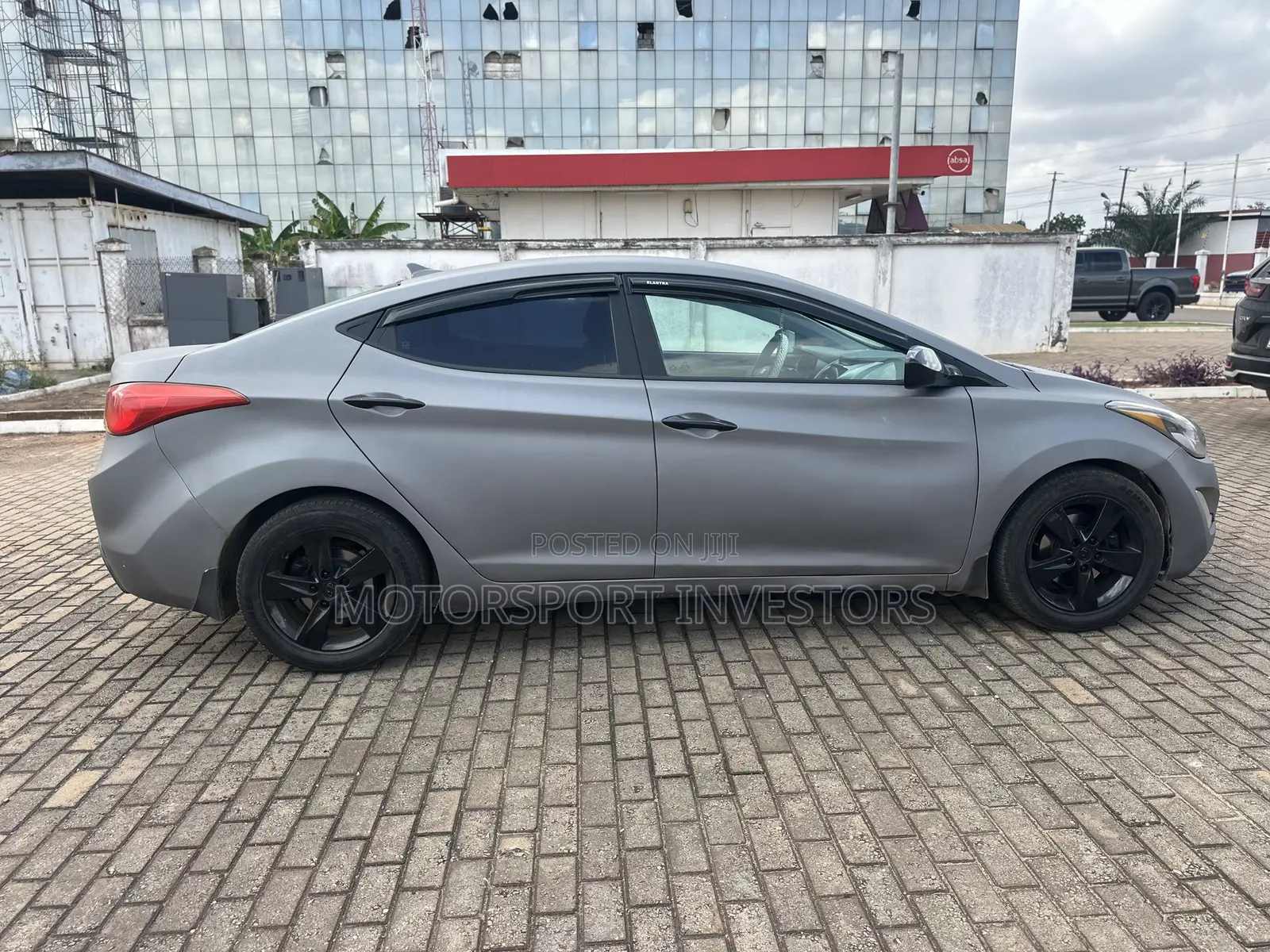 Hyundai Elantra Limited Sedan FWD (1.8L 4cyl 6A) 2013 Gray