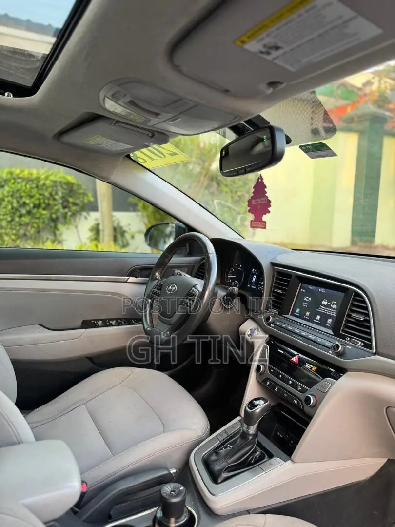 Hyundai Elantra SE 2018 Gray