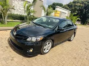 Toyota Corolla L 4-Speed Automatic 2013 Black