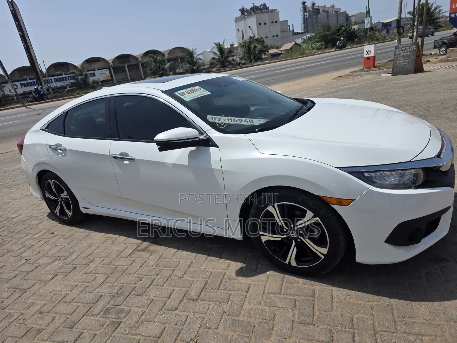 Honda Civic Touring 4dr Sedan (1.5L 4cyl) 2016 White