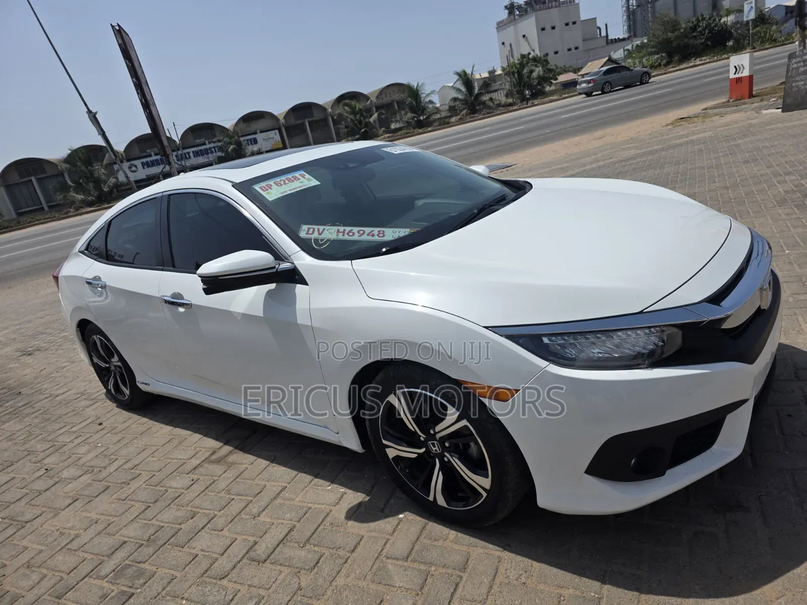 Honda Civic Touring 4dr Sedan (1.5L 4cyl) 2016 White