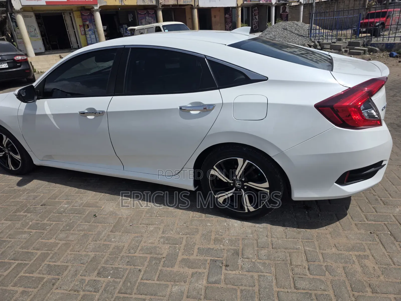 Honda Civic Touring 4dr Sedan (1.5L 4cyl) 2016 White