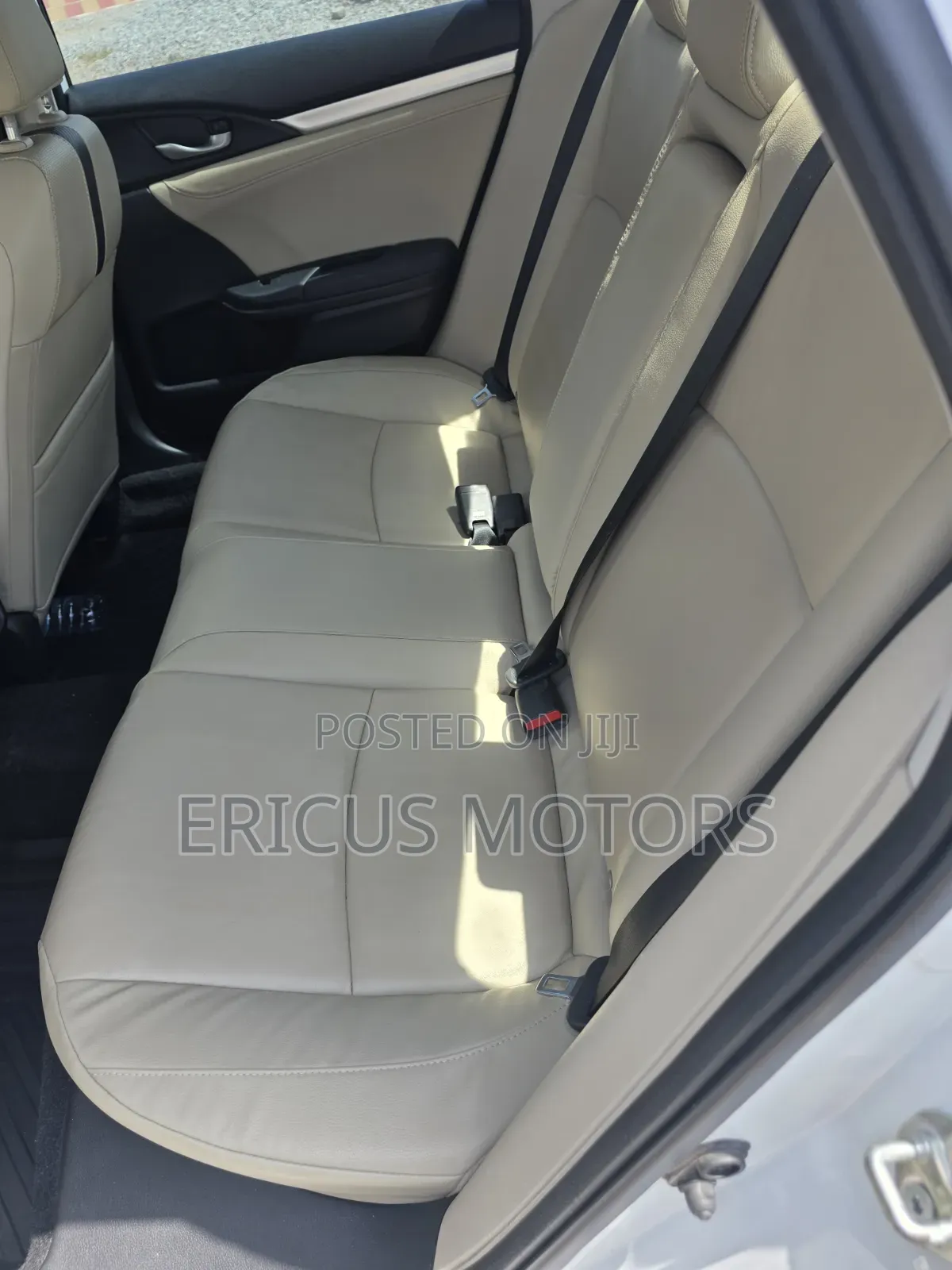 Honda Civic Touring 4dr Sedan (1.5L 4cyl) 2016 White