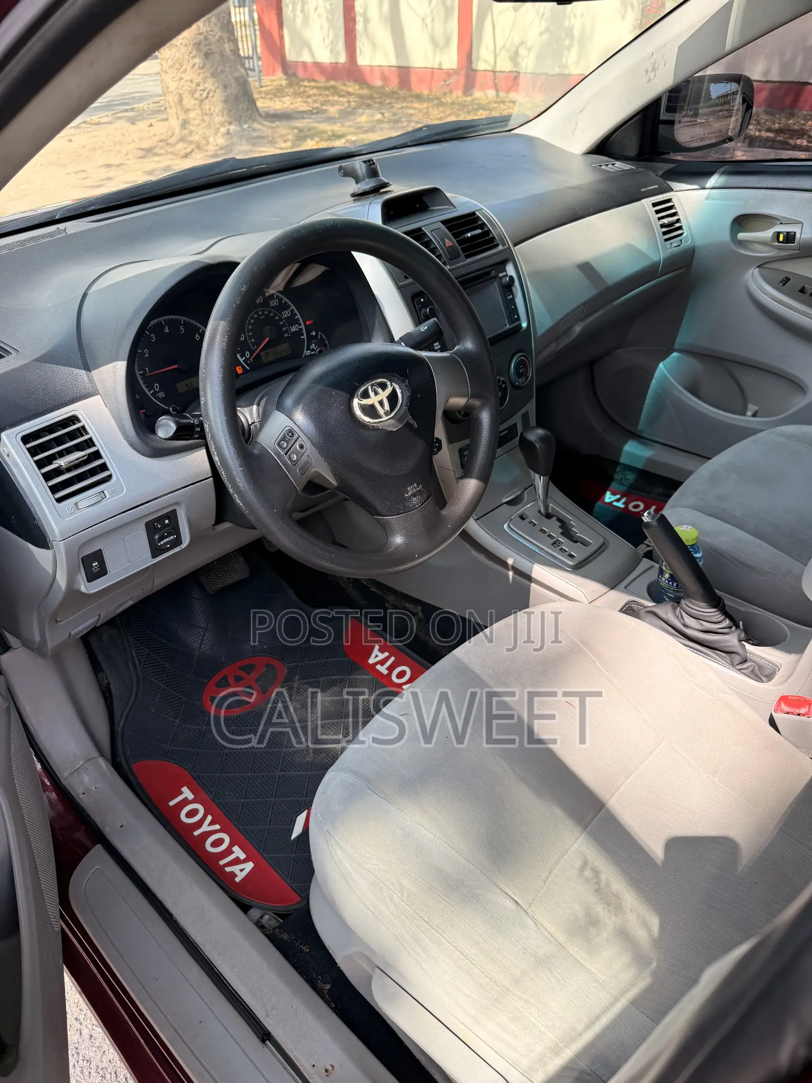 Toyota Corolla LE 4dr Sedan (1.8L 4cyl 4A) 2013 Burgundy