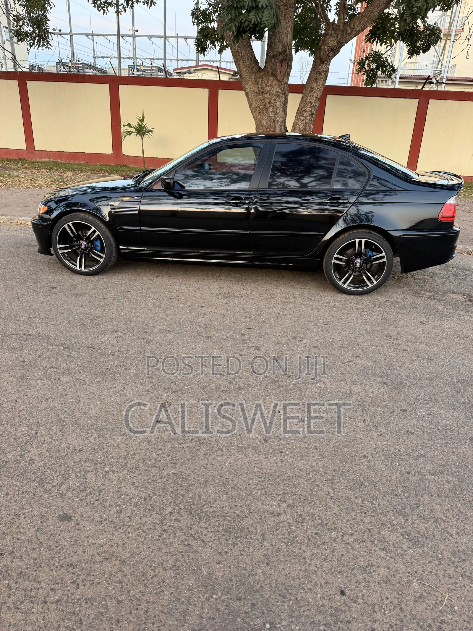 BMW 318i 2010 Black