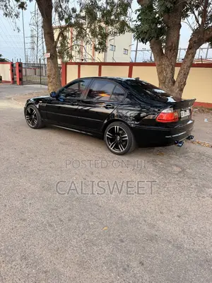 BMW 318i 2010 Black