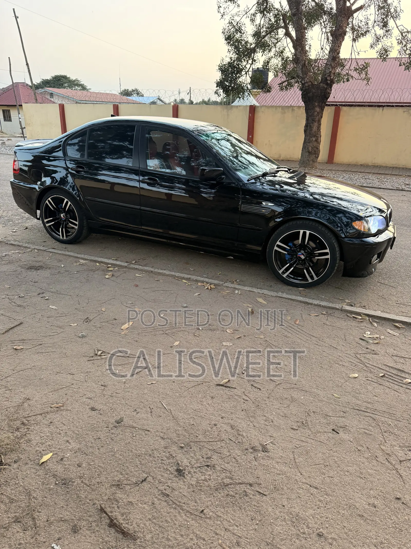 BMW 318i 2010 Black