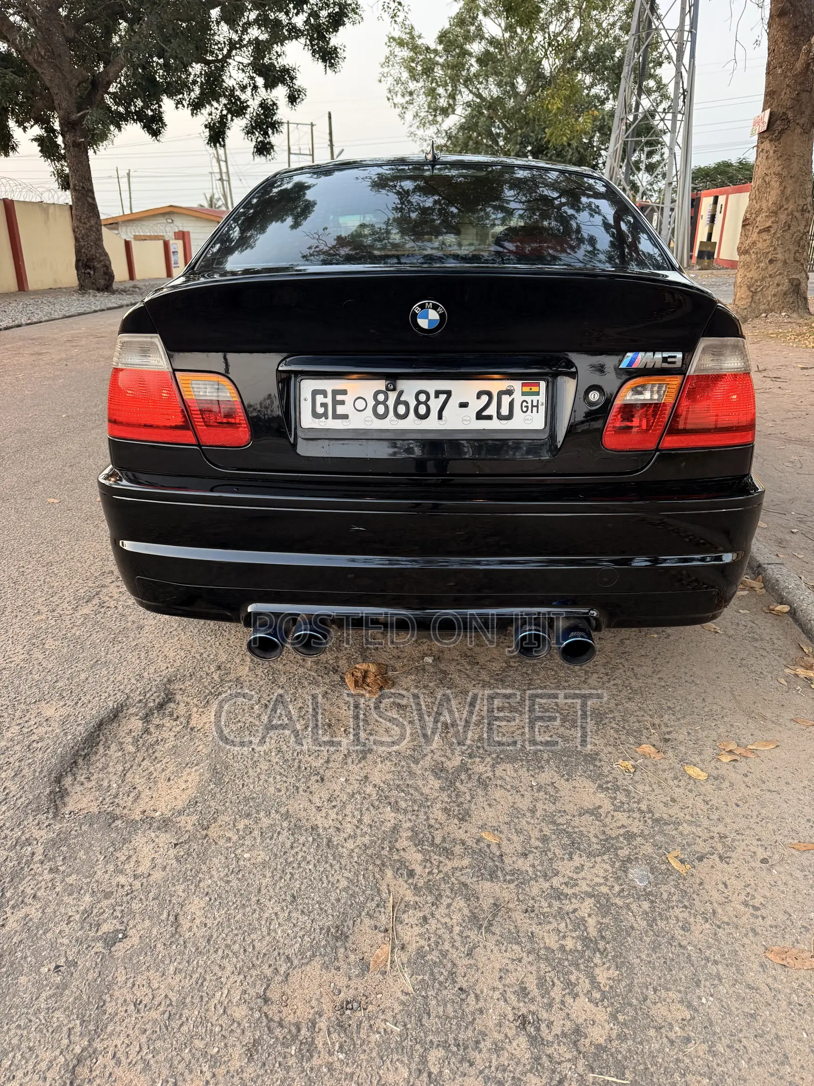 BMW 318i 2010 Black