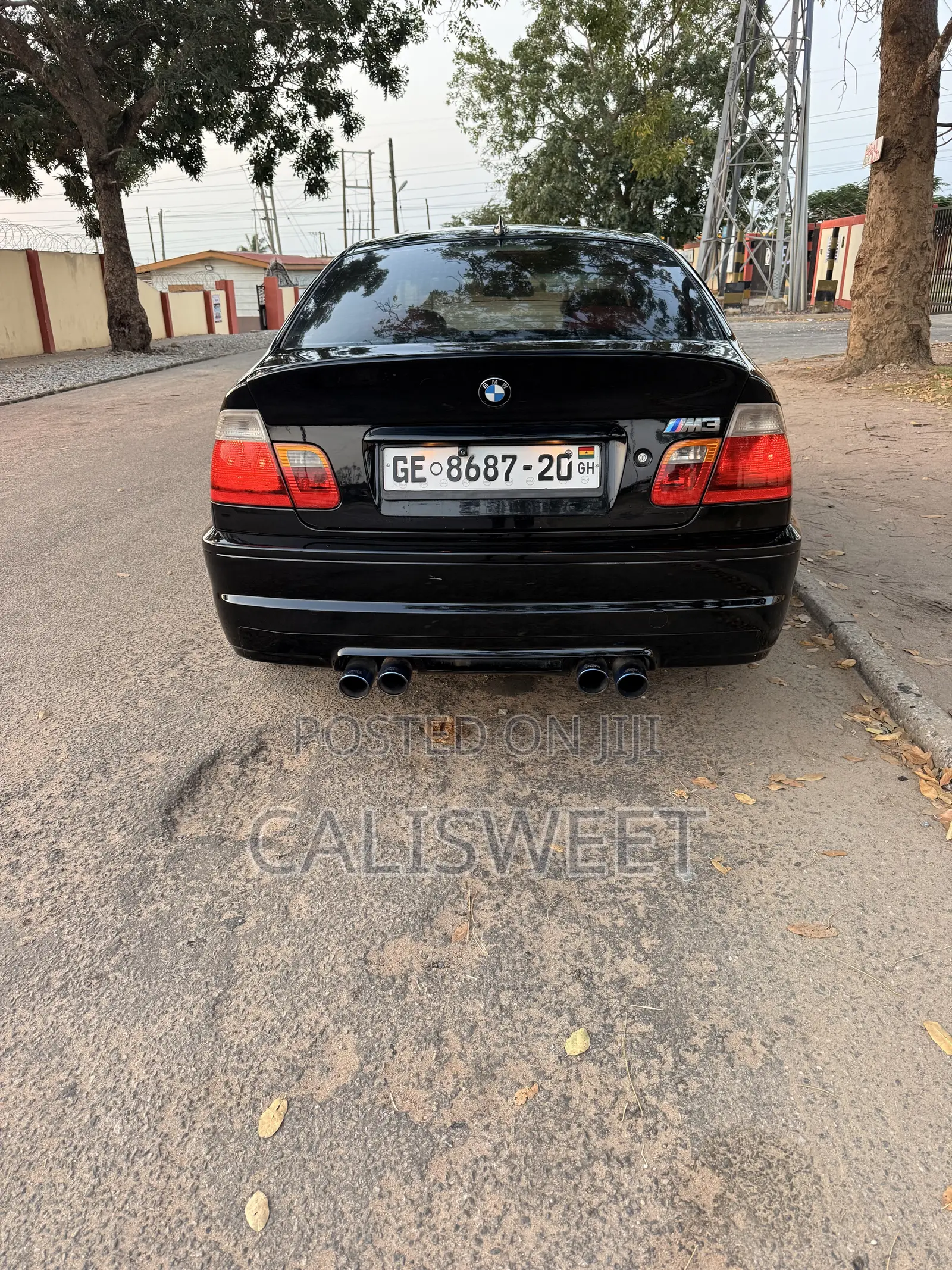 BMW 318i 2010 Black