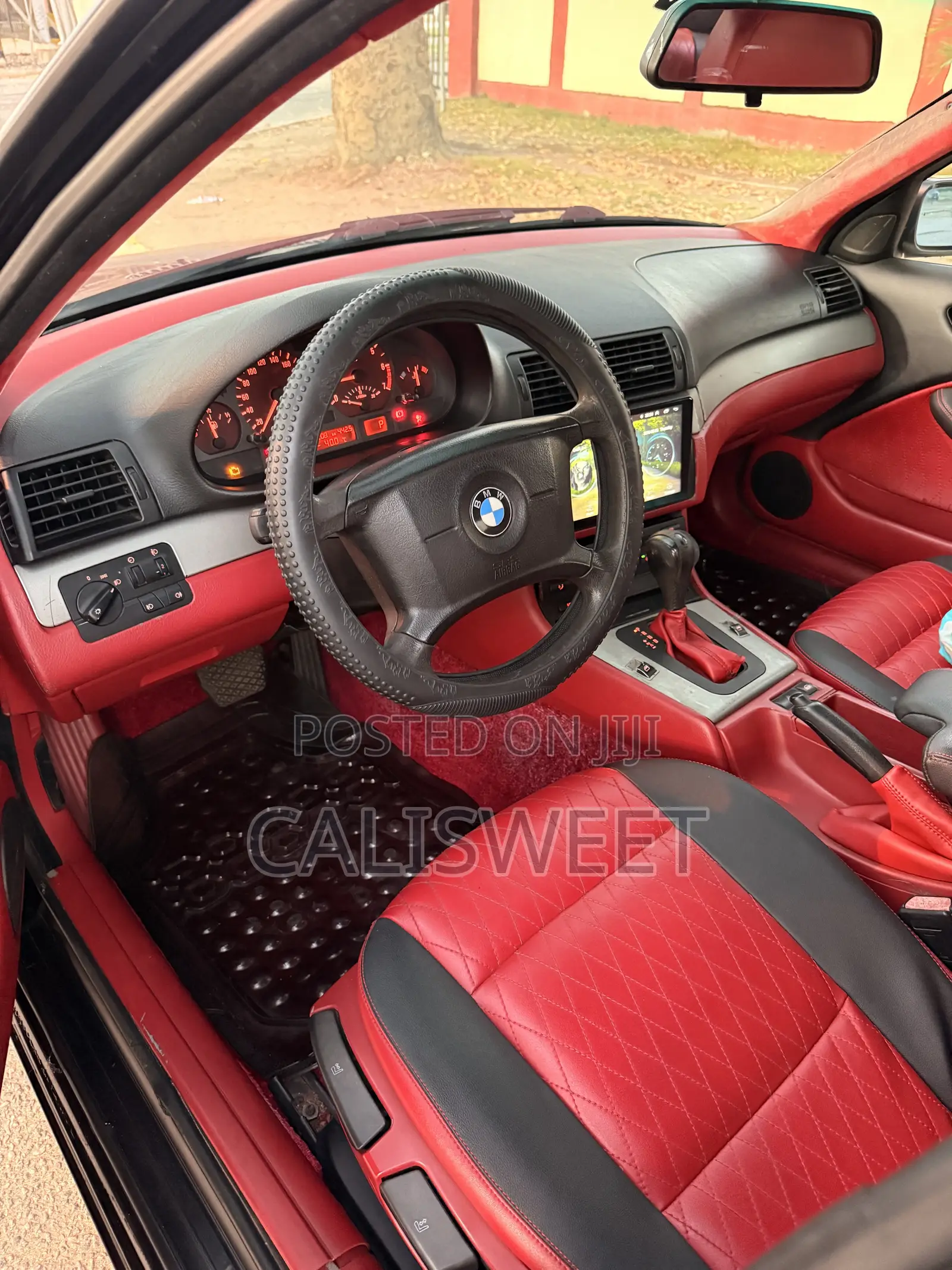 BMW 318i 2010 Black
