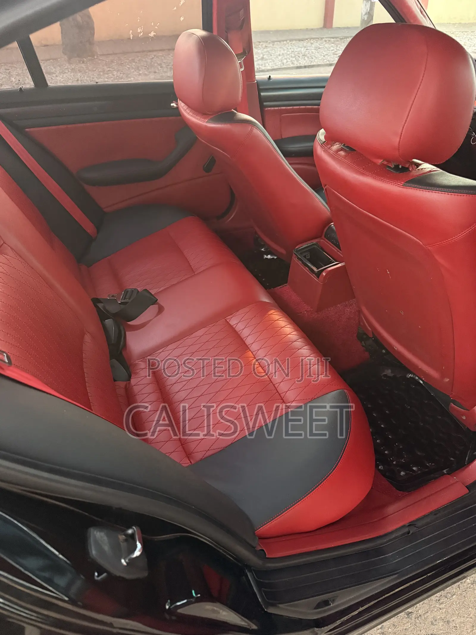 BMW 318i 2010 Black