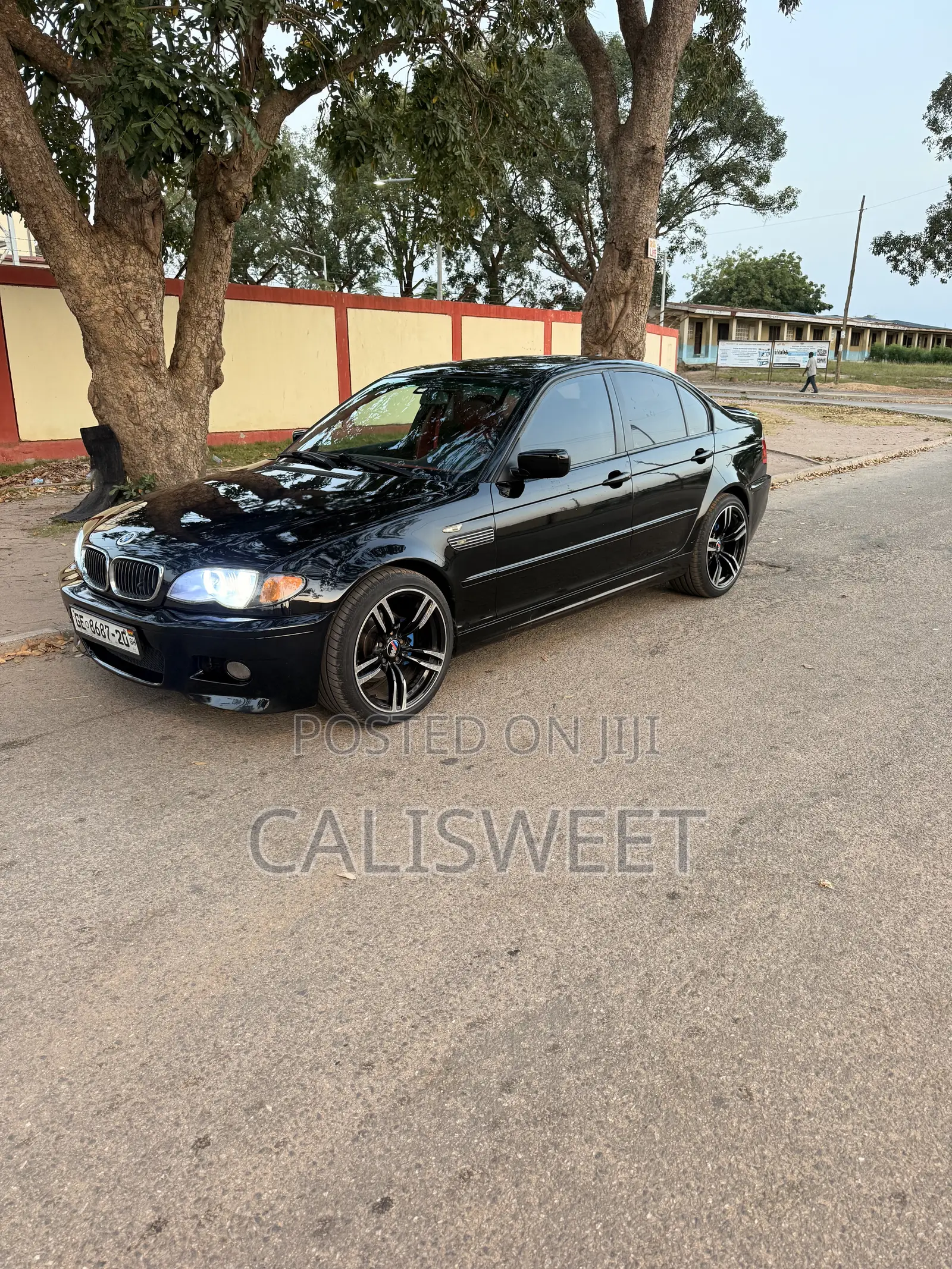 BMW 318i 2010 Black