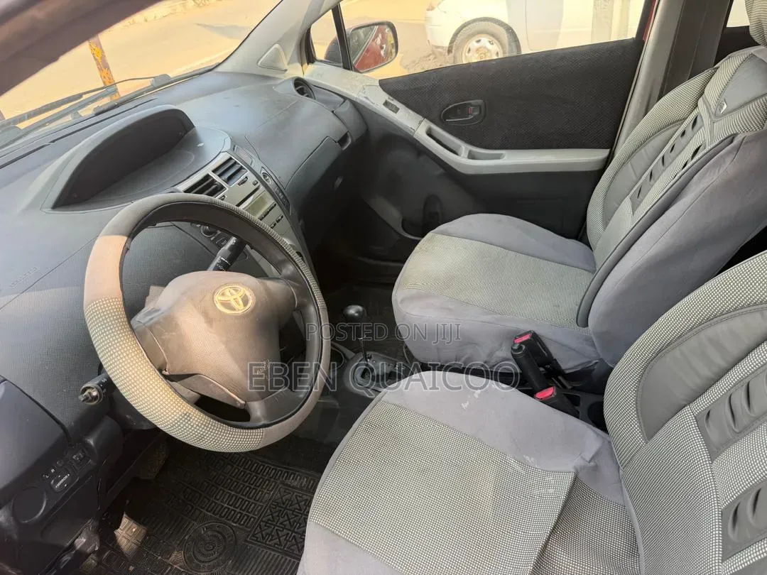 Toyota Vitz 2010