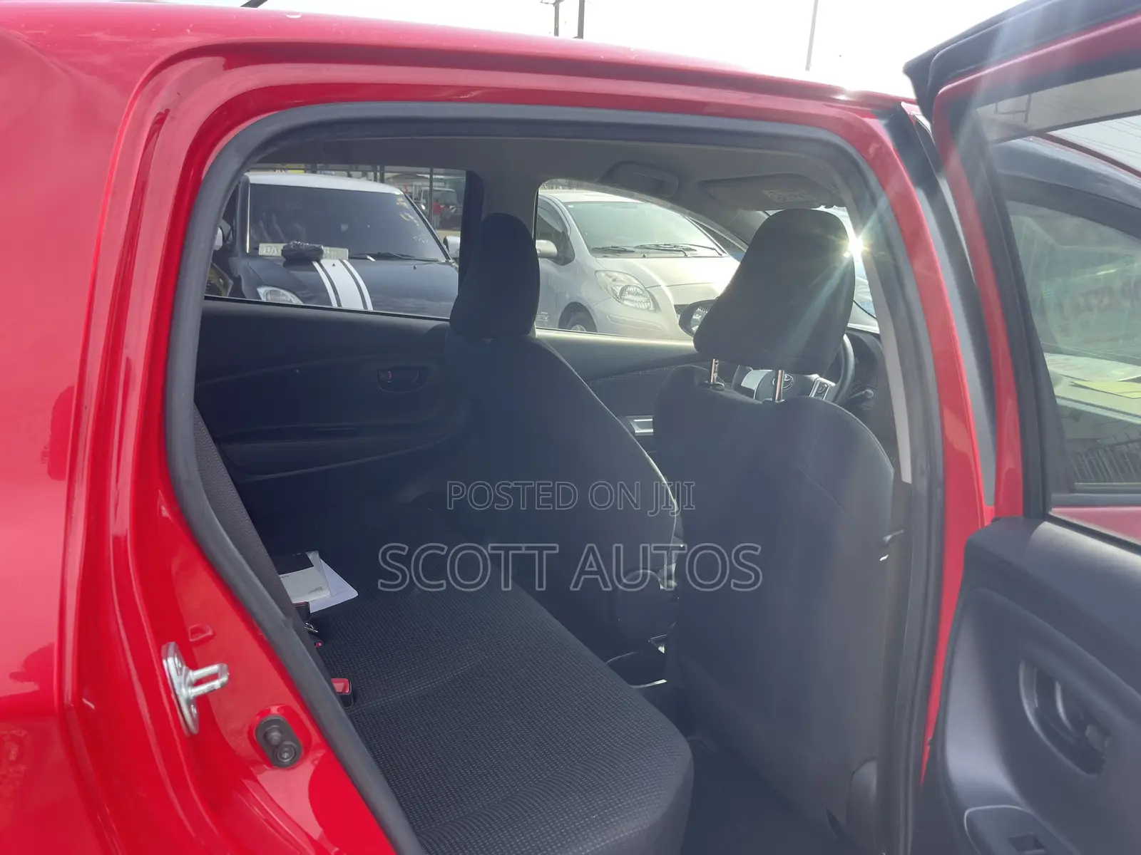 Toyota Vitz 1.3 AWD 3dr 2016 Red