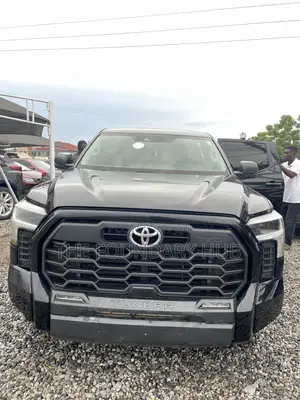 Toyota Tundra 2022 Black