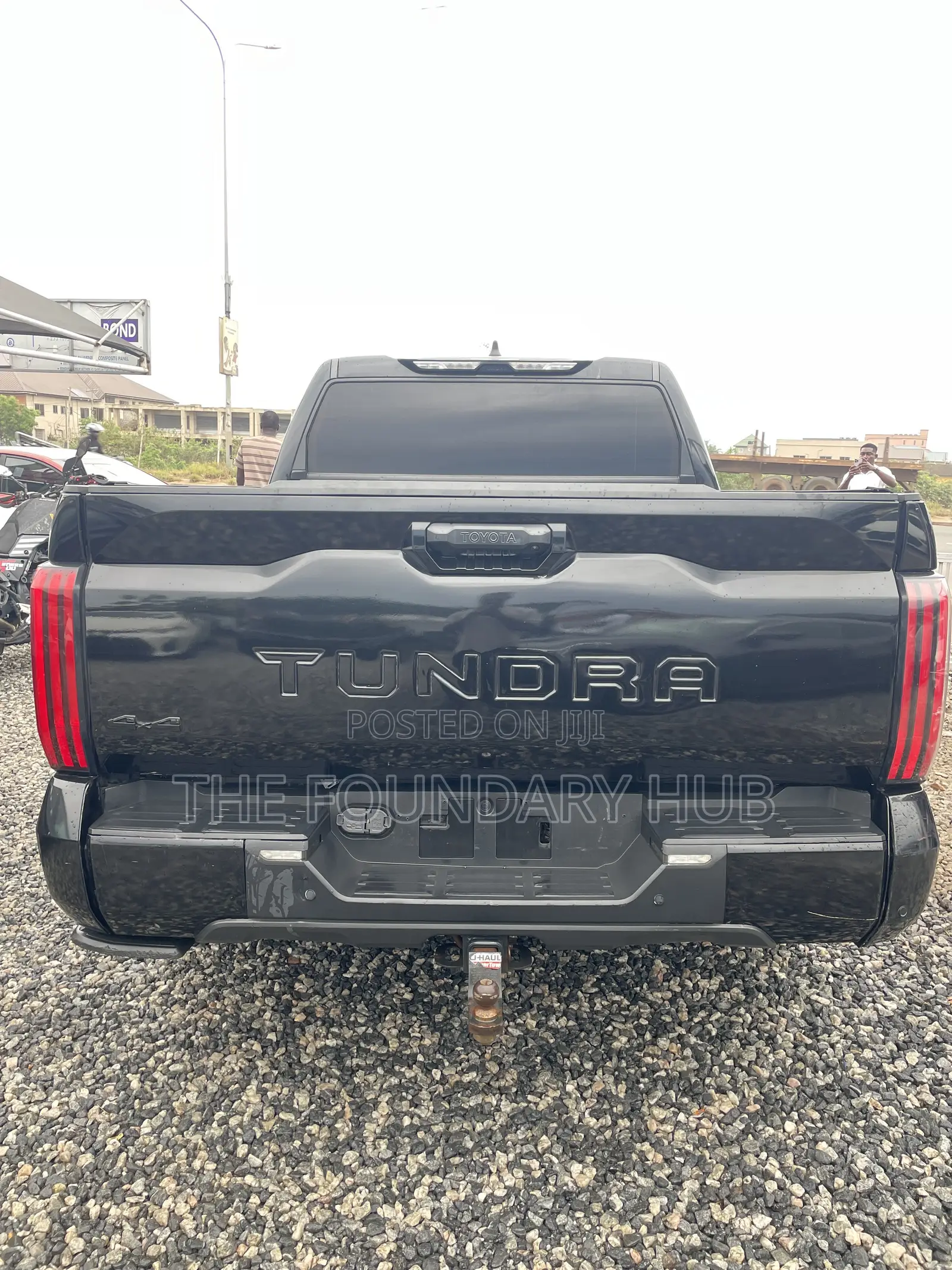 Toyota Tundra 2022 Black