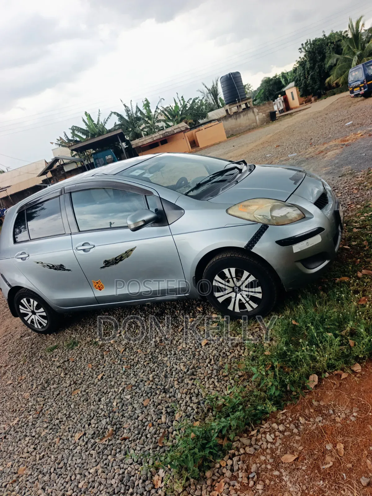 Toyota Vitz 2010 Gray