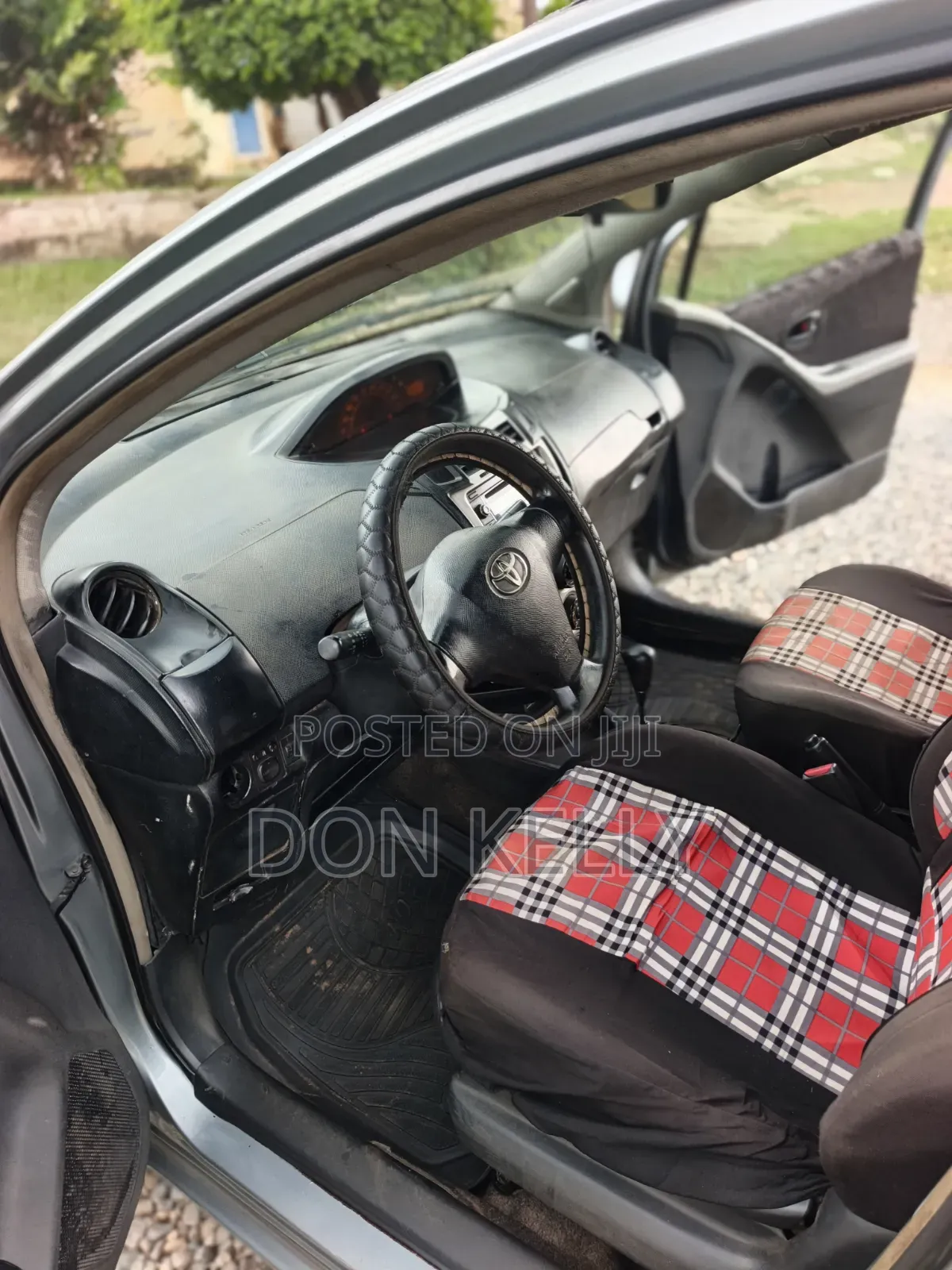Toyota Vitz 2010 Gray