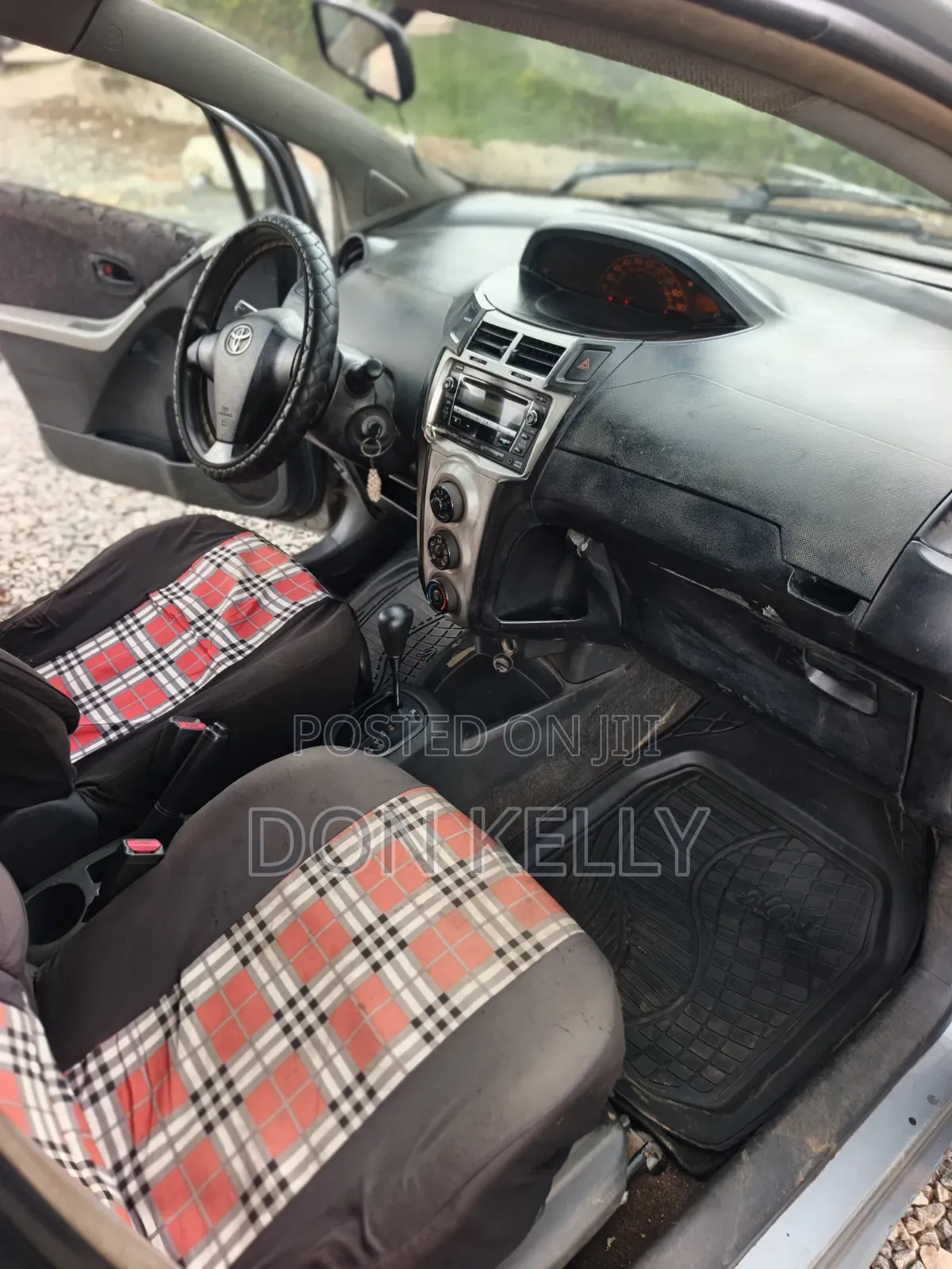 Toyota Vitz 2010 Gray
