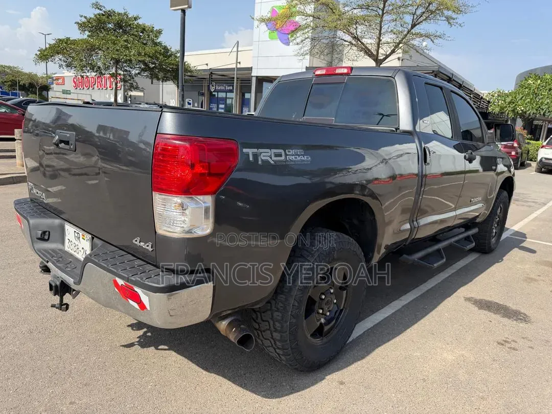 Toyota Tundra Double Cab 4x4 5.7L V8 2013 Gray