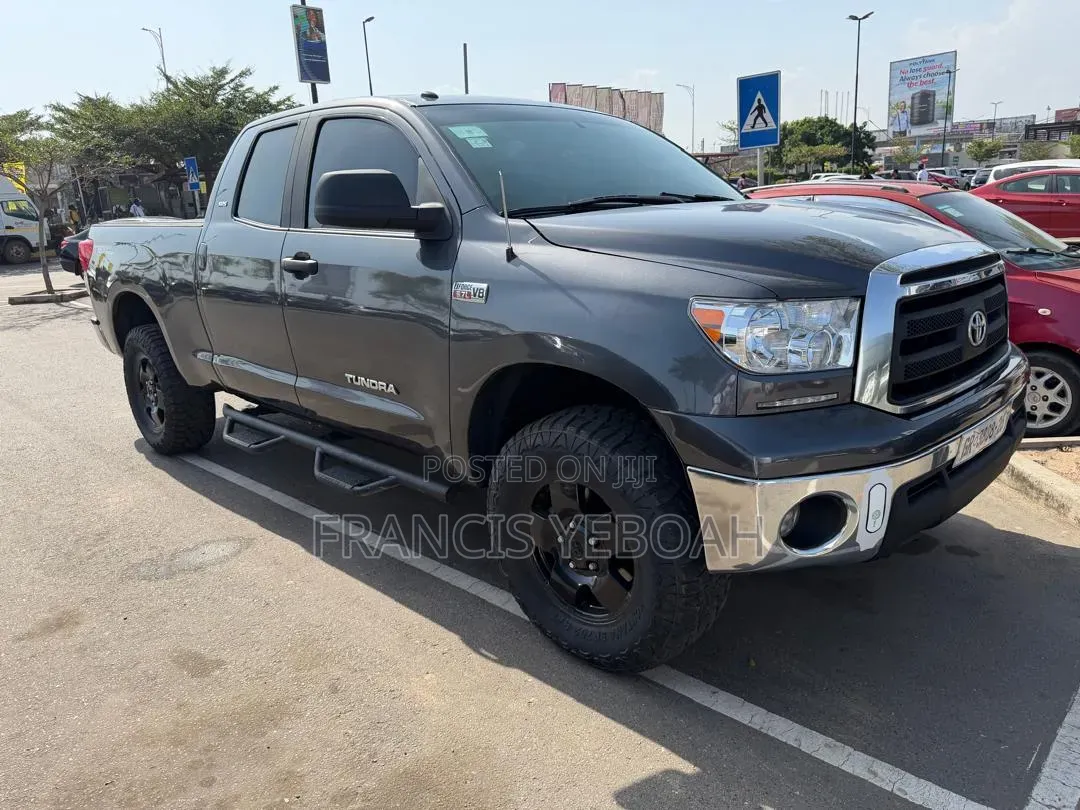 Toyota Tundra Double Cab 4x4 5.7L V8 2013 Gray