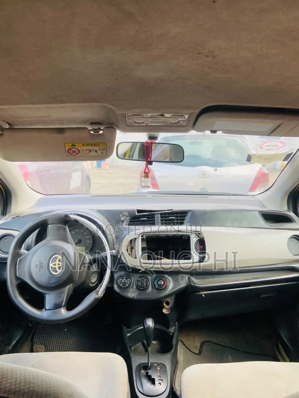 Toyota Vitz 2013 Yellow