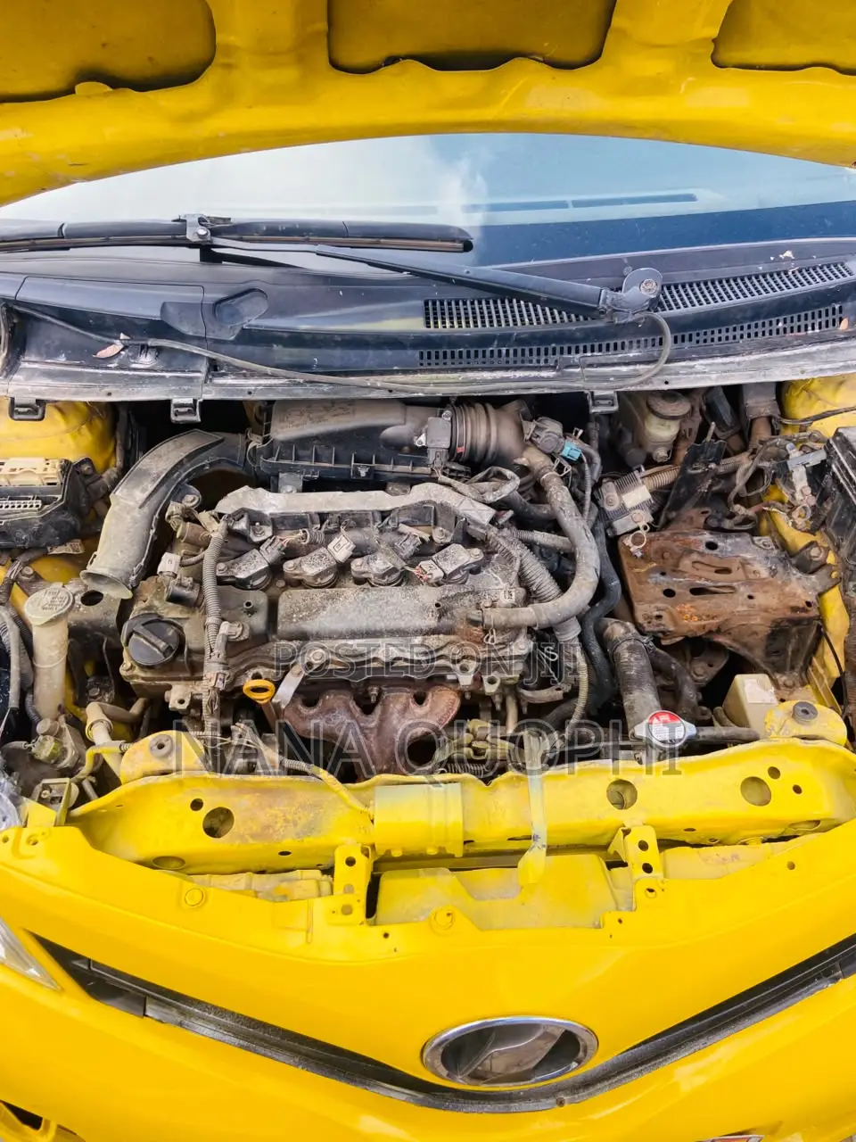 Toyota Vitz 2013 Yellow