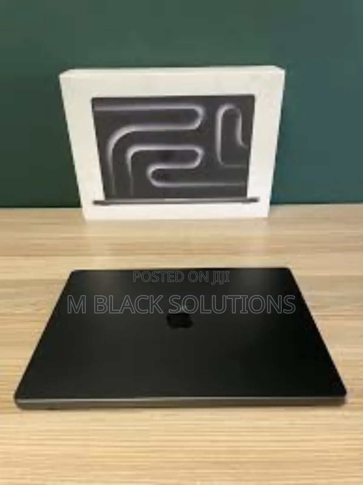 New Laptop Apple MacBook Pro 2023 M3 Pro 18GB Apple M3 SSD 512GB