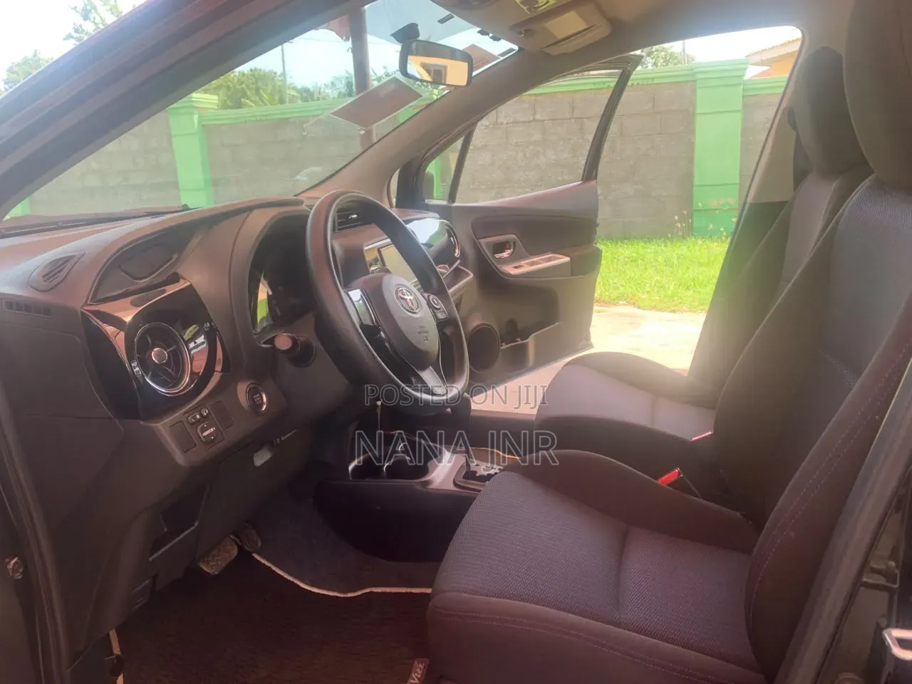 Toyota Vitz 2016 Black